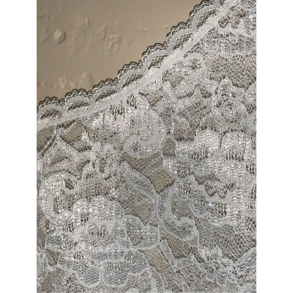 Vintage White Lace Tank Top - Picture 3 of 11